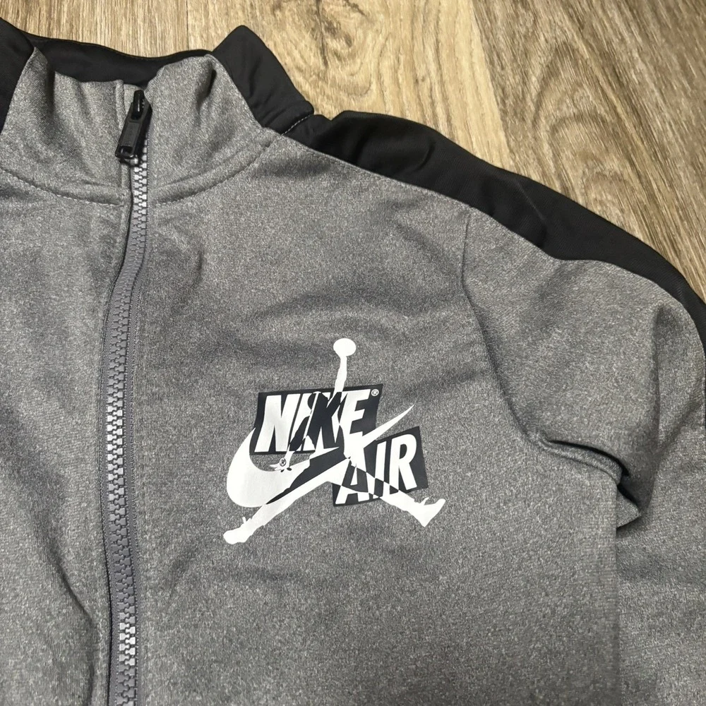 Nike‎ Air Jordan Jumpman Boys Sm 8-10yrs Long Sleeve full Zip Jacket Gray Black